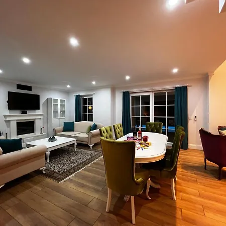 Villa White House