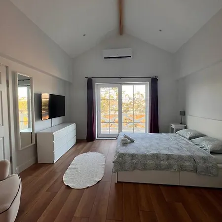 White House Villa